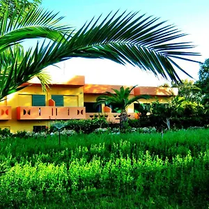 https://chrissas-apartments.rethymnohotels.net