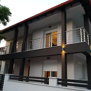 https://fantastic-four-apartments.hotels-of-thessaloniki.com
